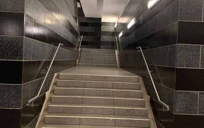 U-Bahnhof Mendelssohn-Bartholdy-Park 7 stair