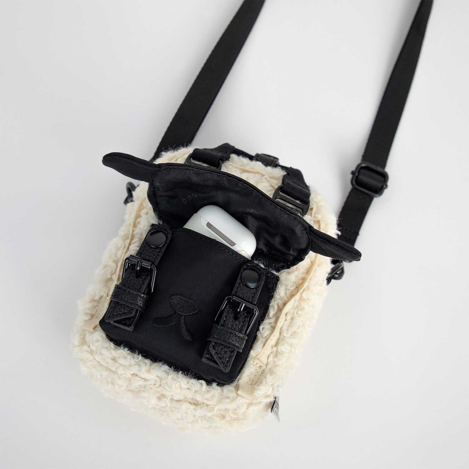 Doughnut Macaroon Tiny Fairies & Friends Series Crossbody Bag - white x black Doughnut Macaroon Tiny Fairies & Friends Series Crossbody Bag - white x black