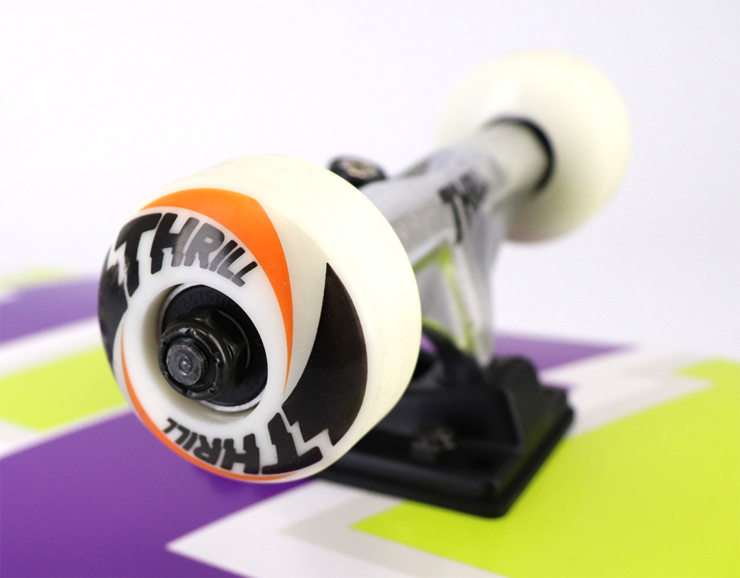 Thrill kids complete skateboard Logo Lime 7.25