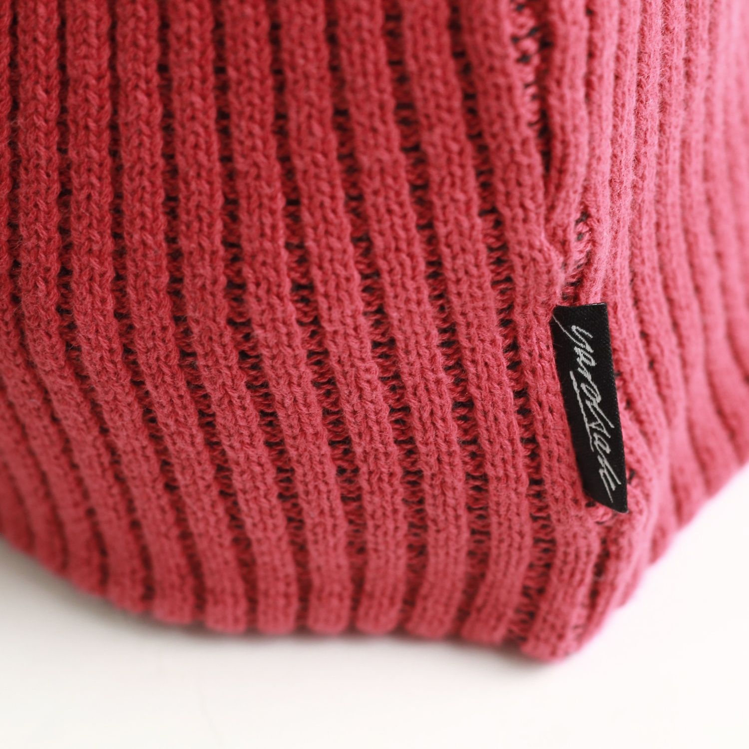 Yardsale Venom Beanie - red