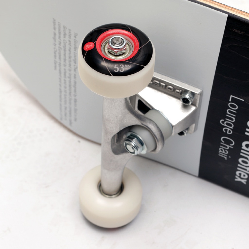 MOB Skateboards Begoni Lounge complete board - 8.25