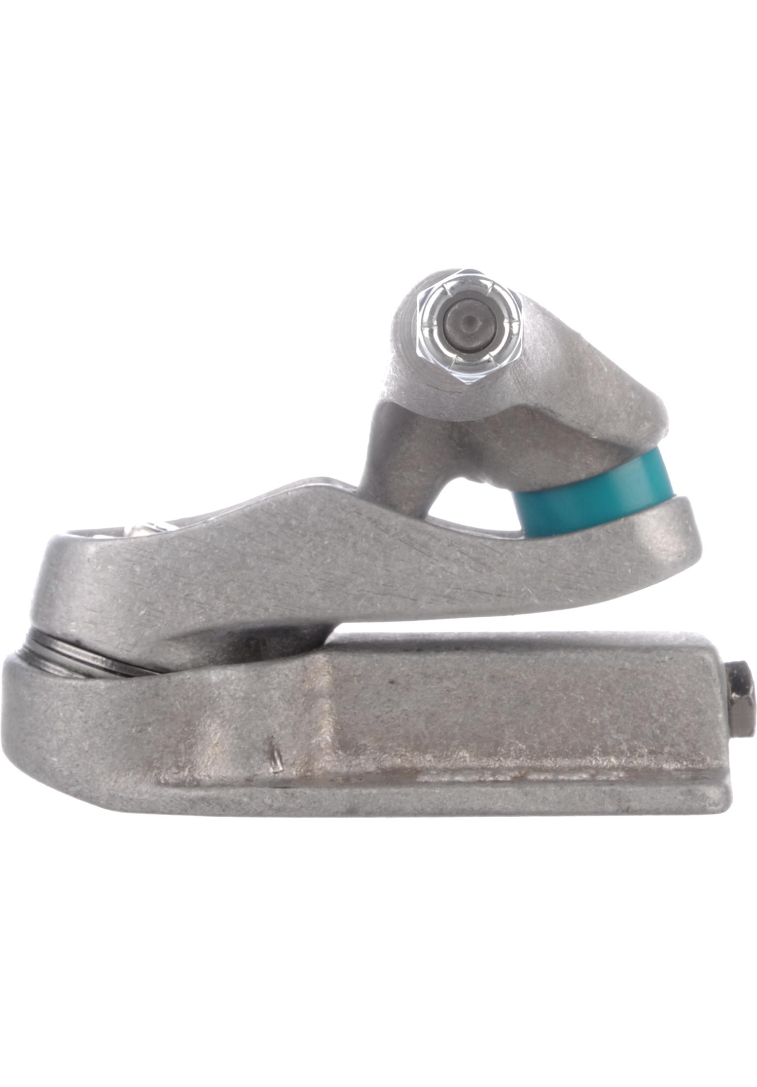 Carver SkateboardsYago Skinny Goat Surfskate C7 30.75 Carver SkateboardsYago Skinny Goat Surfskate C7 30.75