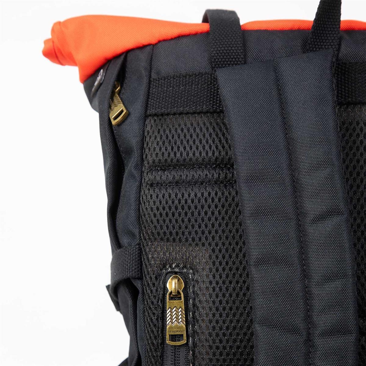 Doughnut Paratrooper Reborn Series Rucksack - black x grapefruit